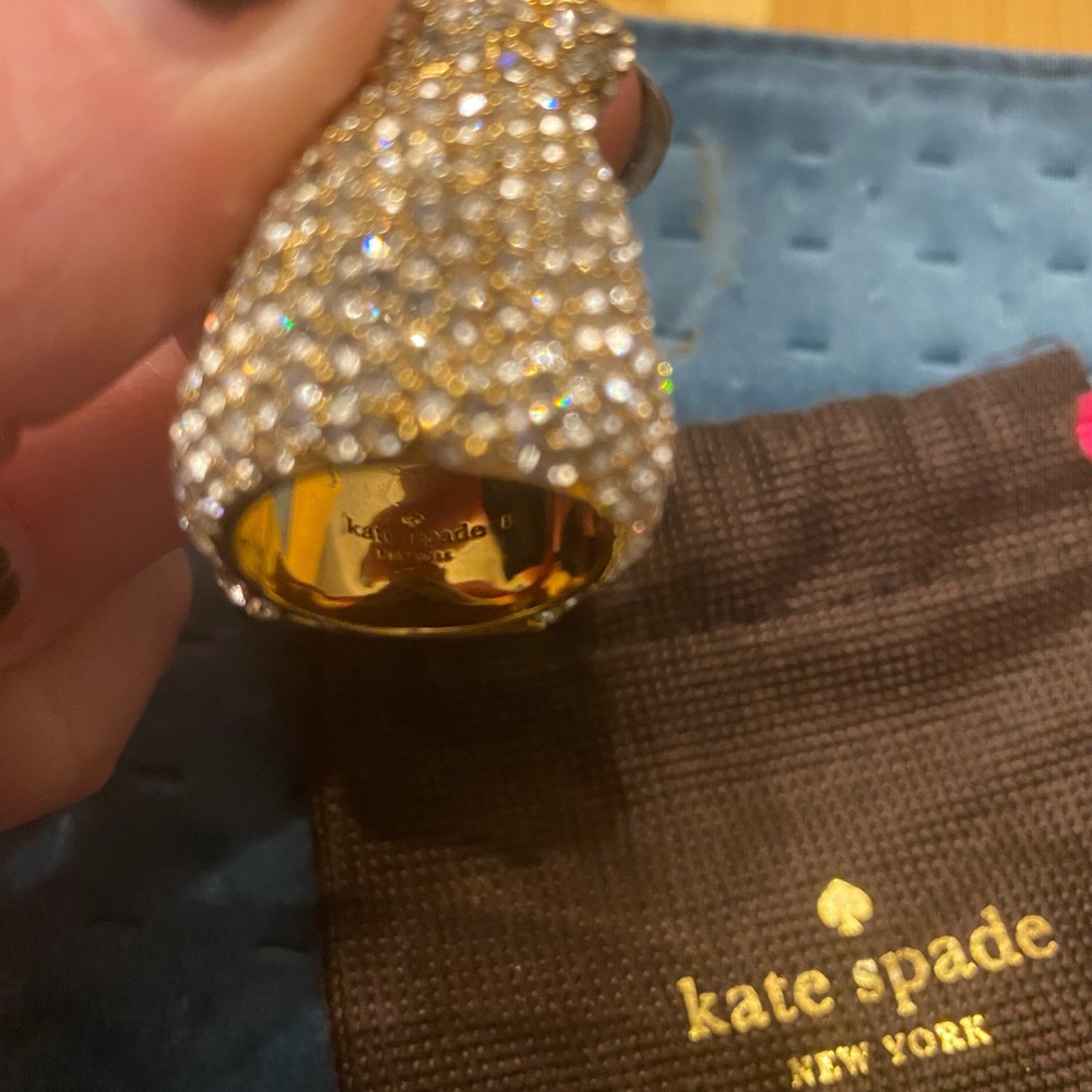 Kate Spade Rare gold and Cyrstal polar bear ring size 8🥳🥳❌ - Picture 6 of 6